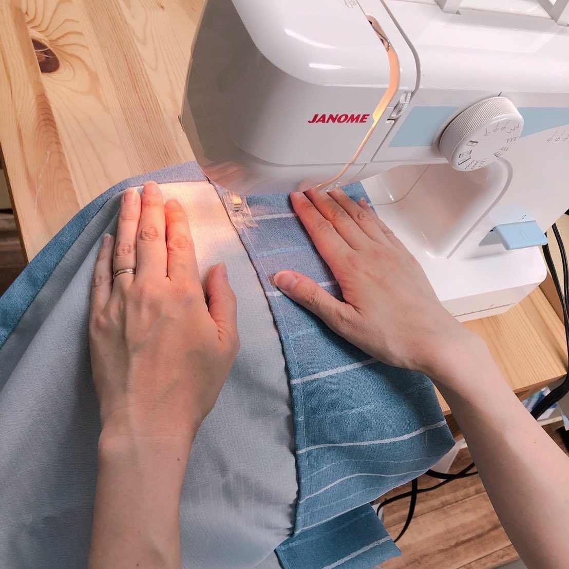 miraihouse_kmmt's tweet image. 【LINOハウス開設準備中!】
妊産婦シェアハウスの2号館「LINOハウス」の開設準備を着々と進めてます。今日はカーテンレールの取り付けとカーテンの裾上げ✨だいぶお部屋らしくなってきました😆開設まであと少しです!
#公益財団法人サウンドハウスこどものみらい財団
#みらいはうす熊本