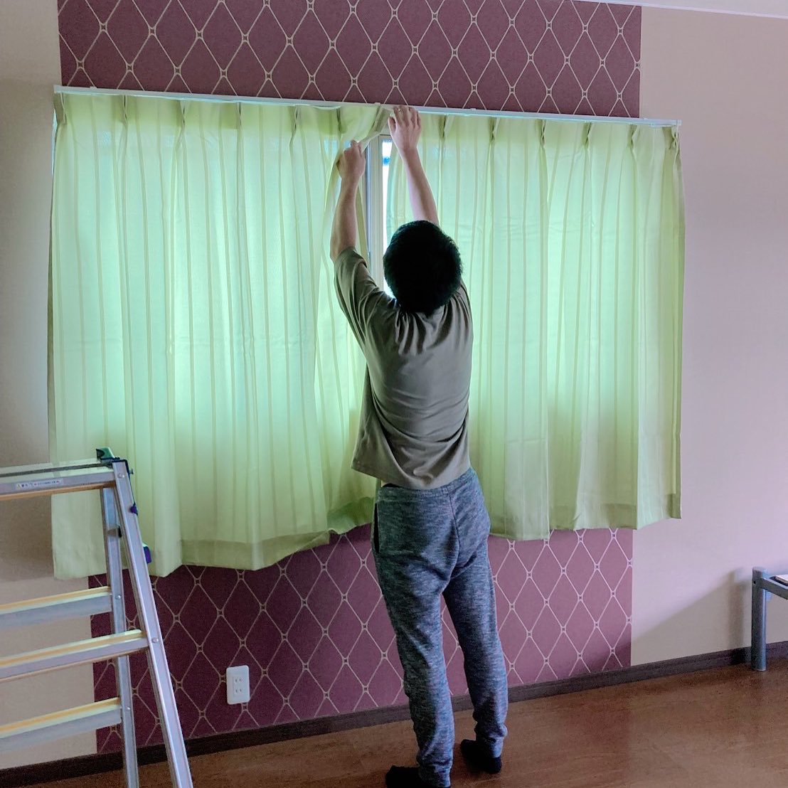 miraihouse_kmmt's tweet image. 【LINOハウス開設準備中!】
妊産婦シェアハウスの2号館「LINOハウス」の開設準備を着々と進めてます。今日はカーテンレールの取り付けとカーテンの裾上げ✨だいぶお部屋らしくなってきました😆開設まであと少しです!
#公益財団法人サウンドハウスこどものみらい財団
#みらいはうす熊本
