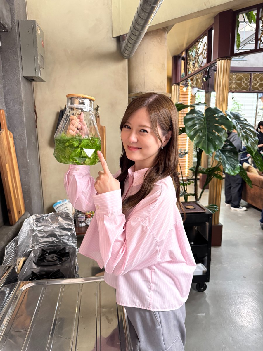 NOOZ ストライプボタンアップシャツ XL 白石麻衣 NOOZ ストライプボタンアップシャツ XL 白石麻衣 いつまでもお美しい