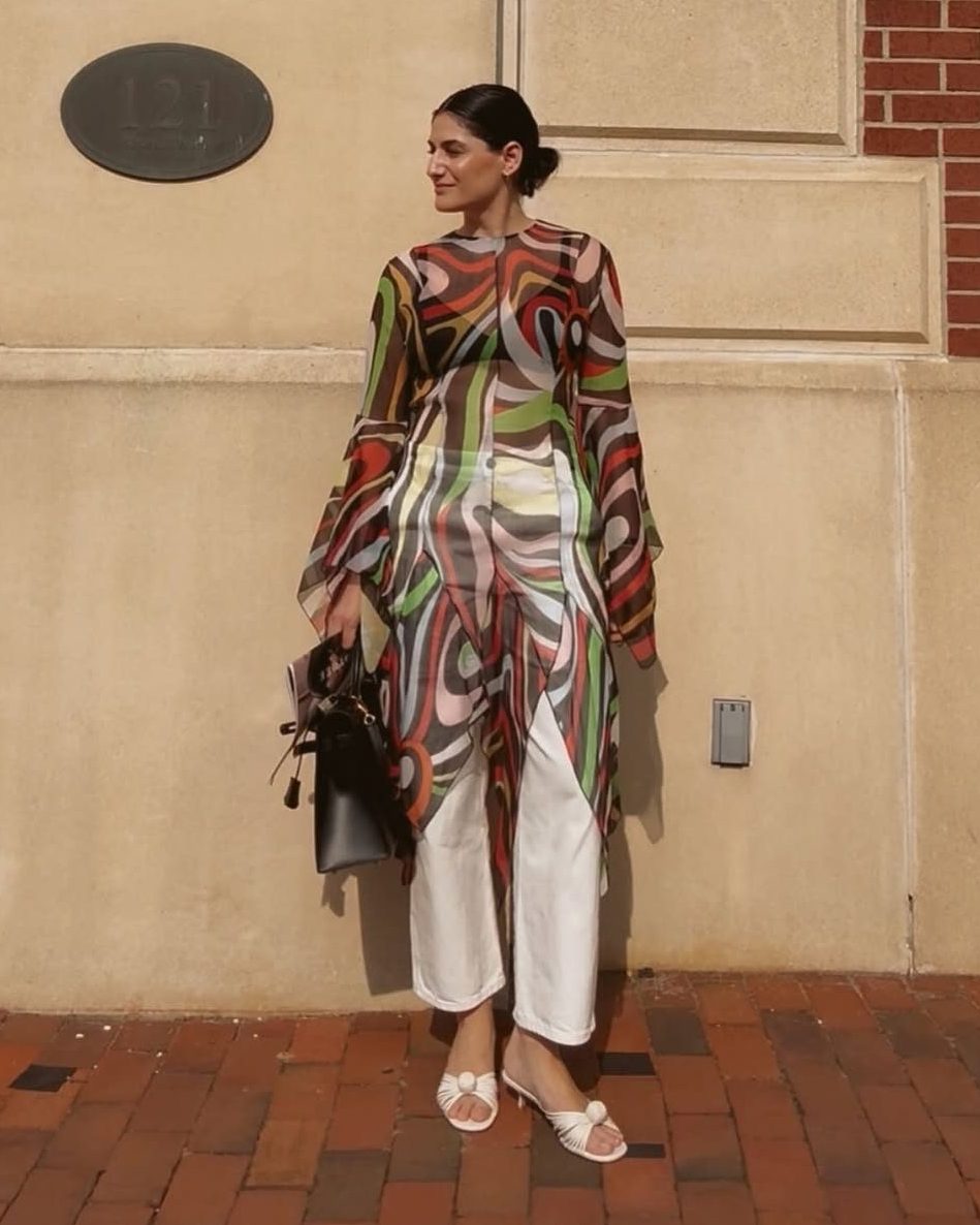 THEOUTNET's tweet image. Layering is still key in warm weather. @curatstyling shows us how it&apos;s done #FOUNDONTHEOUTNET the-outnet.visitlink.me/3AVODo