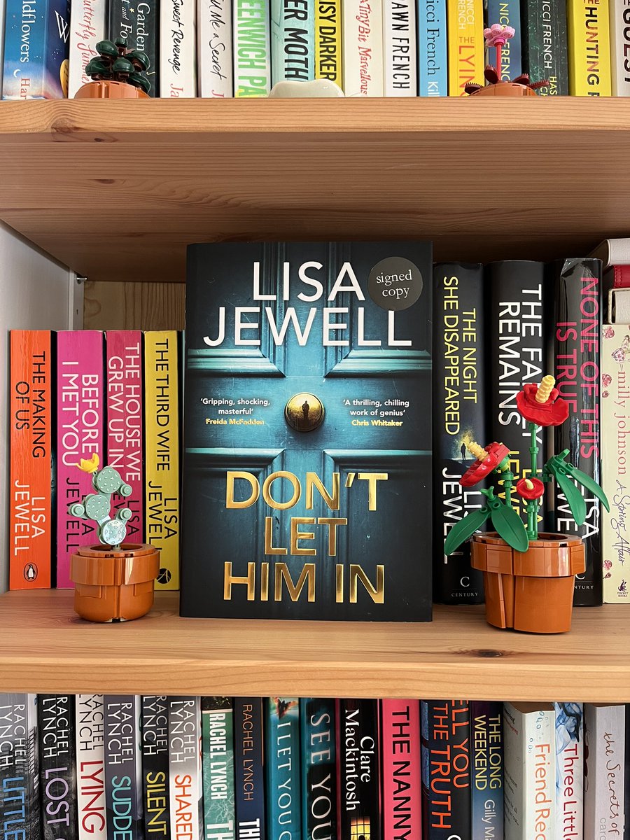 nicola_shelley2's tweet image. Exciting bookpost just received, on release day too @lisajewelluk I can’t wait to read it #booklovers #booksbooksbooks