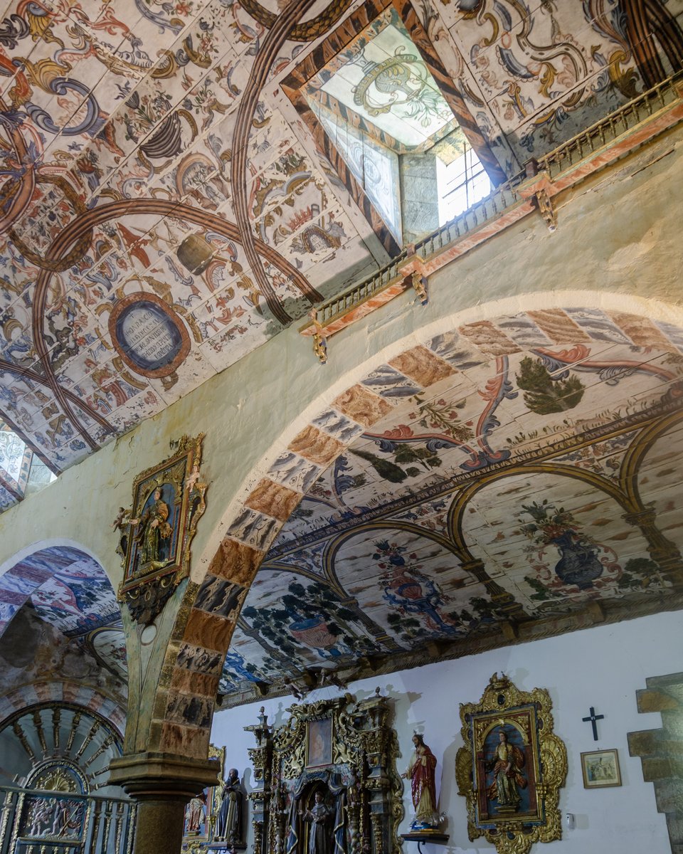 CyLEsVida's tweet photo. La iglesia de Santo Tomás de Otero de Sanabria se levantó en estilo románico sobre un anterior templo visigodo, aunque la arquitectura actual se remonta al siglo XVIII.
@ZamoraSpain https://t.co/9cfHhHmQvU