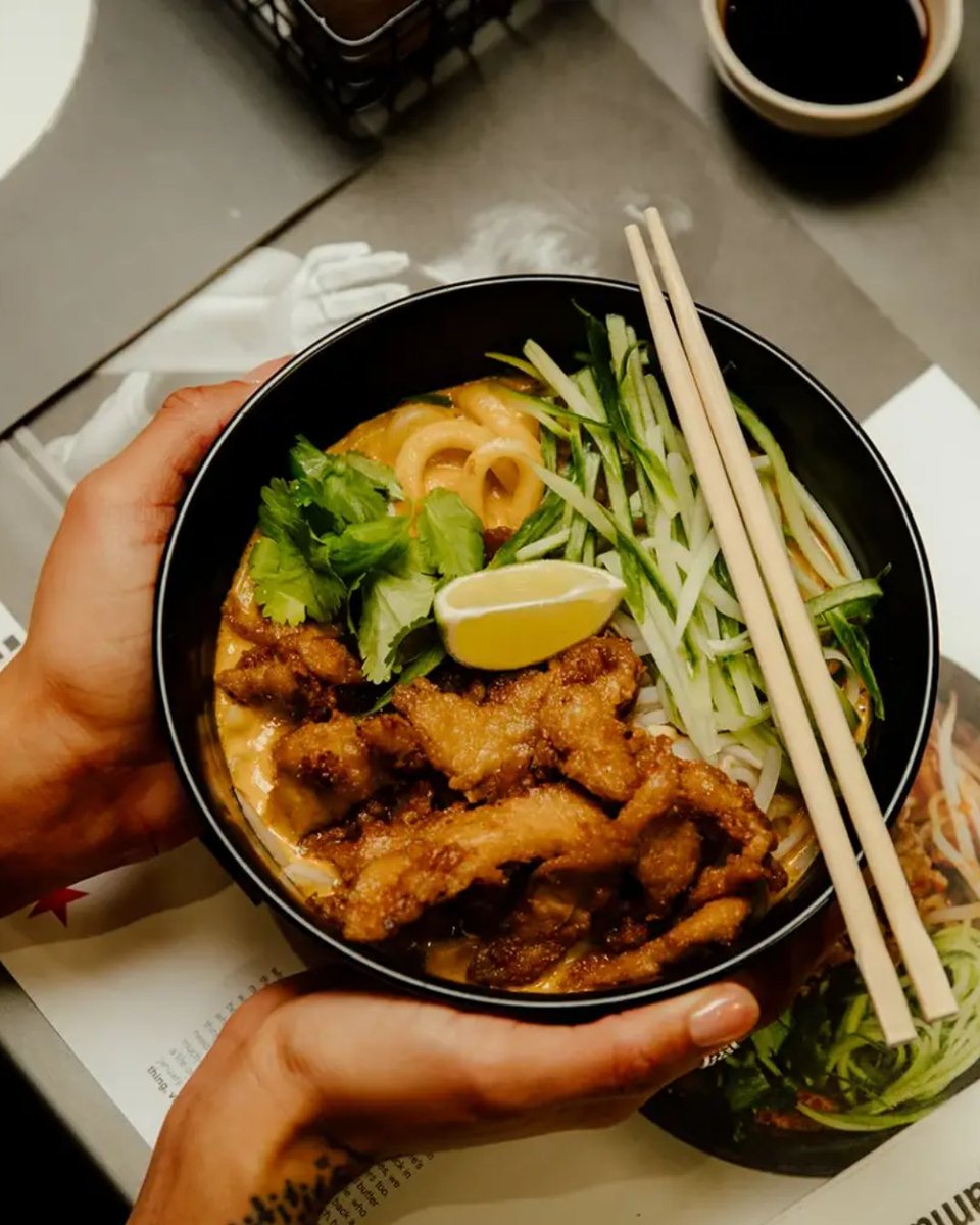 christoph_place's tweet photo. At @Wagamama, sustainability is key! 🌱 With 50% plant-based menu, eco-friendly packaging, and the Bowl Bank for recycling, they’re making an impact. Discover their eco-initiatives at Christopher Place! #christopherplace #wagamama #sustainableeats #stalbanseats https://t.co/eyrphEZyBP