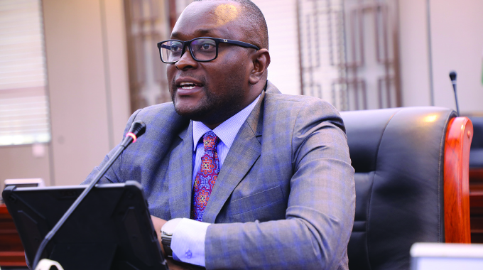 ZvikoJuma2303's tweet image. Zimbabwe will award 2,000 liberation war veterans with Independence Medals during Heroes Day celebrations, honoring their sacrifices. The events also include national honors for outstanding individuals and Defence Forces Day activities. 🇿🇼 #HeroesDay #Zimbabwe #NationalUnity