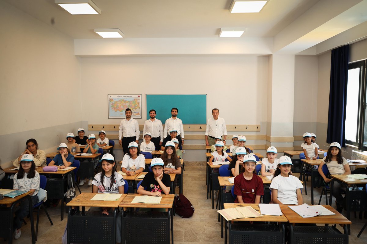 Neşeliler, güzel bir yaz geçiriyorlar.

Bir de beni seviyorlar tabii:)

📍 TÜGVA Zeytinburnu Yaz Okulu

<a href="/tugvazeytinburn/">TÜGVA Zeytinburnu</a> <a href="/serdaryasartr/">Serdar YAŞAR</a>