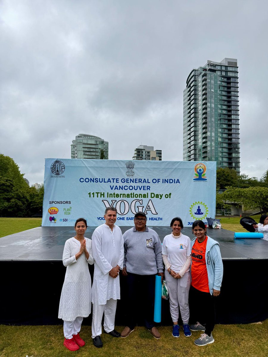 ishafoundation's tweet photo. In celebration of the #InternationalDayofYoga, Isha Foundation volunteers conducted Yoga sessions across North America — including at the @cgivancouver and @IndiainToronto offering easy-to-learn Yogic practices and the Miracle of Mind meditation. These programs were designed to bring the transformative science of Yoga to people from all walks of life, enabling them to cultivate inner peace, fulfillment, and overall wellbeing.

The session at @IndiainToronto was graced by the presence of Mr. Sanjeev Saklani, Consul (Passport) and Head of Chancery. Members of the @Cif_Official1 were also in attendance.