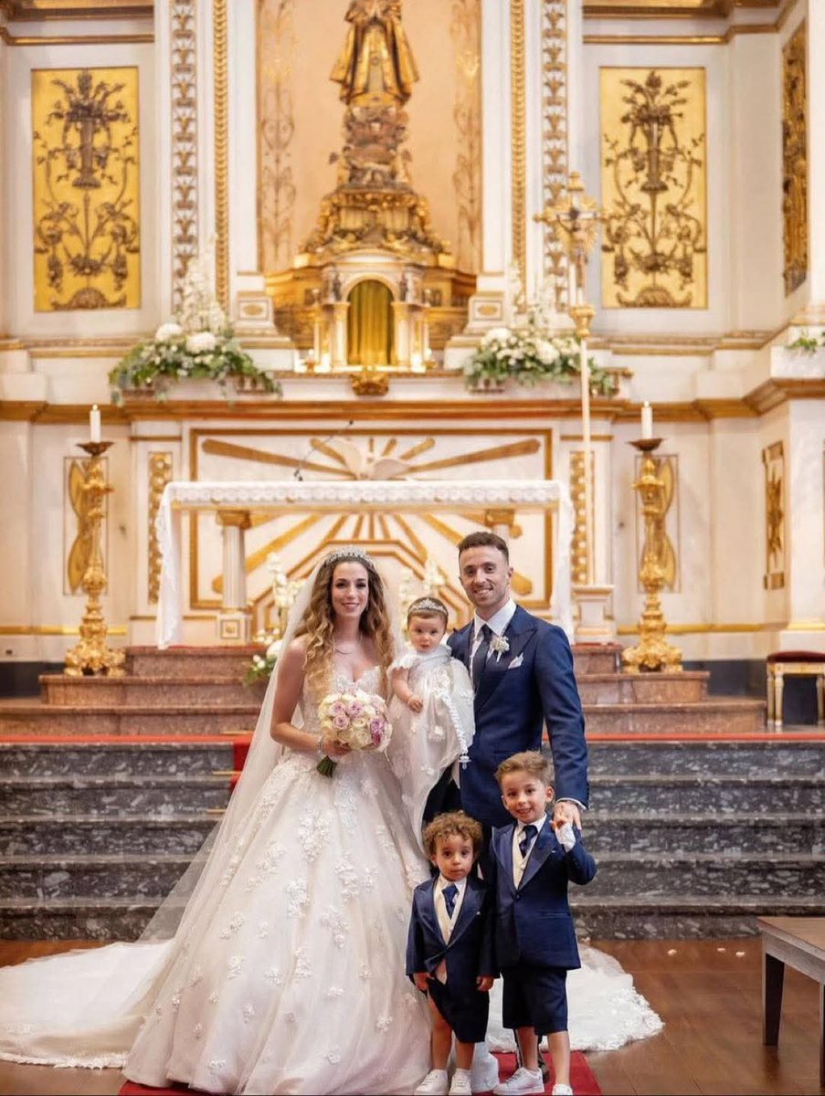 RIP DIOGO JOTA <a href="/DiogoJota18/">Diogo Jota</a>
Within a month, this player won it all.
Won 2nd Portugal 🇵🇹 UEFA Nations League
Won <a href="/premierleague/">Premier League</a> with <a href="/LFC/">Liverpool FC</a>
Married his wife last week
Die today in a Car accident
Lost it all in a day 😭😭😭😭😭
RIP DIOGO JOTA <a href="/DiogoJota18/">Diogo Jota</a>
1996 - 2025