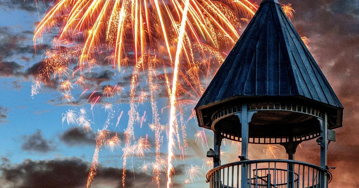 In our Coastal Queue story, Anna Hall chats with a couple of runners who join in with the annual Sunshine Festival 5K and One-Mile Fun Run. We also break down other SSI 4th excitement. Please give it a read! bit.ly/46lqpkBPlease