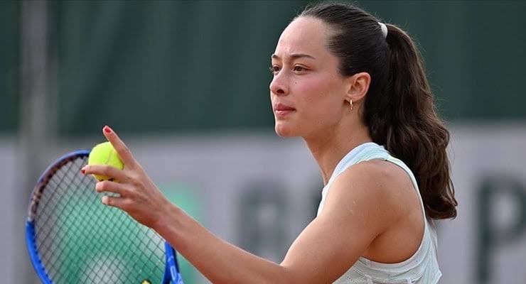 Milli tenisçimiz Zeynep Sönmez, Wimbledon 2025’te ikinci turda Çinli rakibi Xinyu Wang ile karşılaşıyor. #ZeynepSönmez