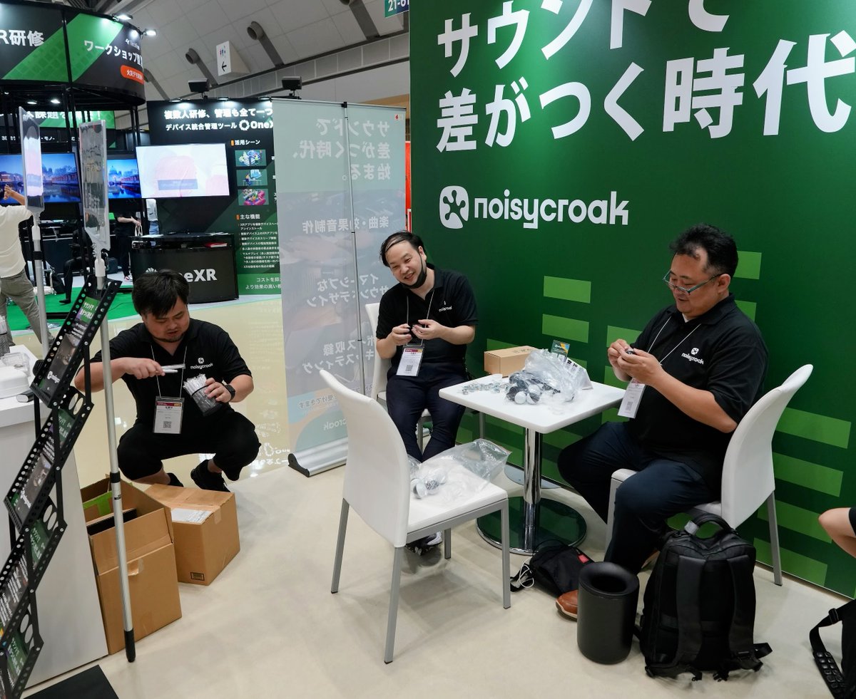HidekiSakamoto's tweet image. XR・メタバース総合展、二日目終了しました!
今日も暑い中、とてもたくさんのお客様にブースに来ていただきました。ありがとうございます。
明日のガチャの中身やオリジナルボールペンの補充などをおこなって帰りまーす!
#XR総合展
#メタバース総合展
#ノイジークローク
#イマーシブオーディオ