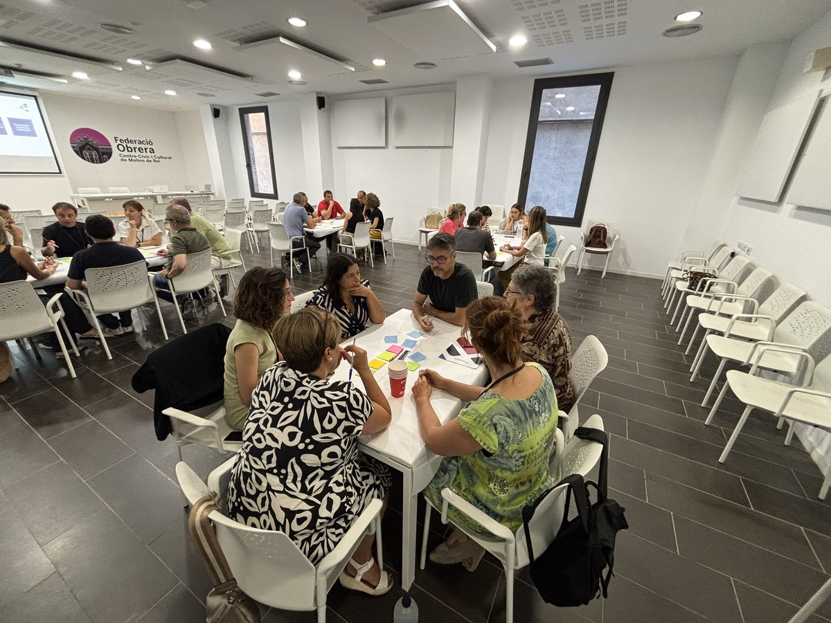 Dinàmica de treball amb representació de gran part del sector firal català per analitzar els reptes de les fires del nostre país. D’això en sortirà un estudi per a la <a href="/ccamcat/">Comerç, artesania i moda</a>.