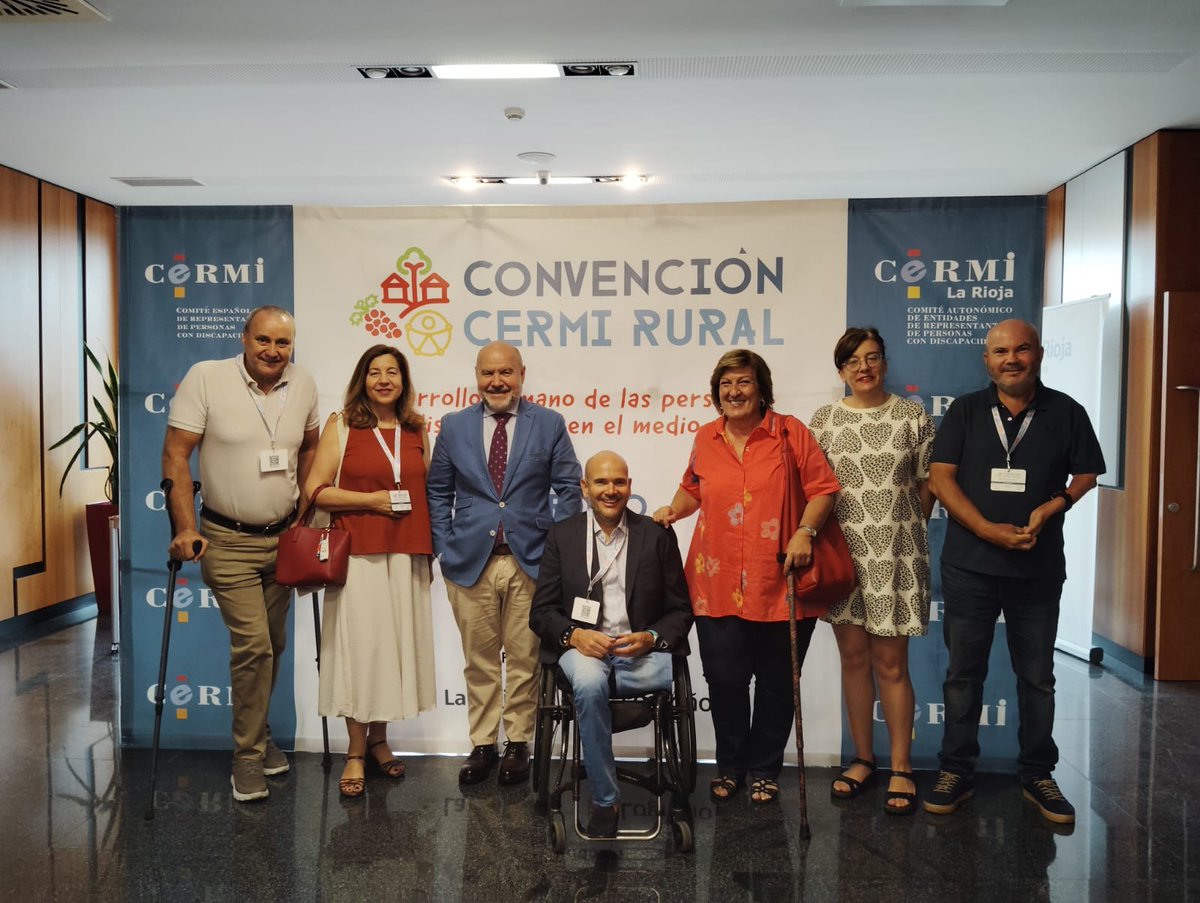📍Logroño acoge la #ConvenciónCERMIRural y desde COCEMFE nos sumamos a esta cita imprescindible.

🧑‍🌾 Casi un millón de personas con discapacidad viven en entornos rurales. Hablamos de vida, de derechos, de futuro.

🤝 Reivindicamos políticas transformadoras que garanticen que