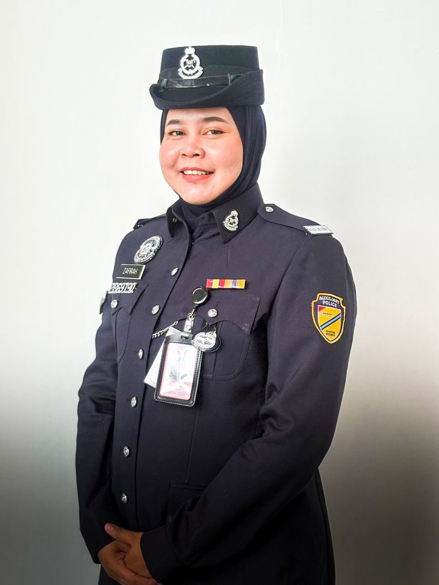 MY_Airports's tweet photo. A baby born at KLIA! 👶💪
On 7 Jan, AVSEC Officer LCpl Fatin Zafirah Zakaria stepped up when a passenger went into labour, calmly delivering the baby before help arrived.

A true #CaringHost in action. Thank you, Fatin! 🙌
#MYairportsshares #BFL2025 https://t.co/B91kBujCJ9