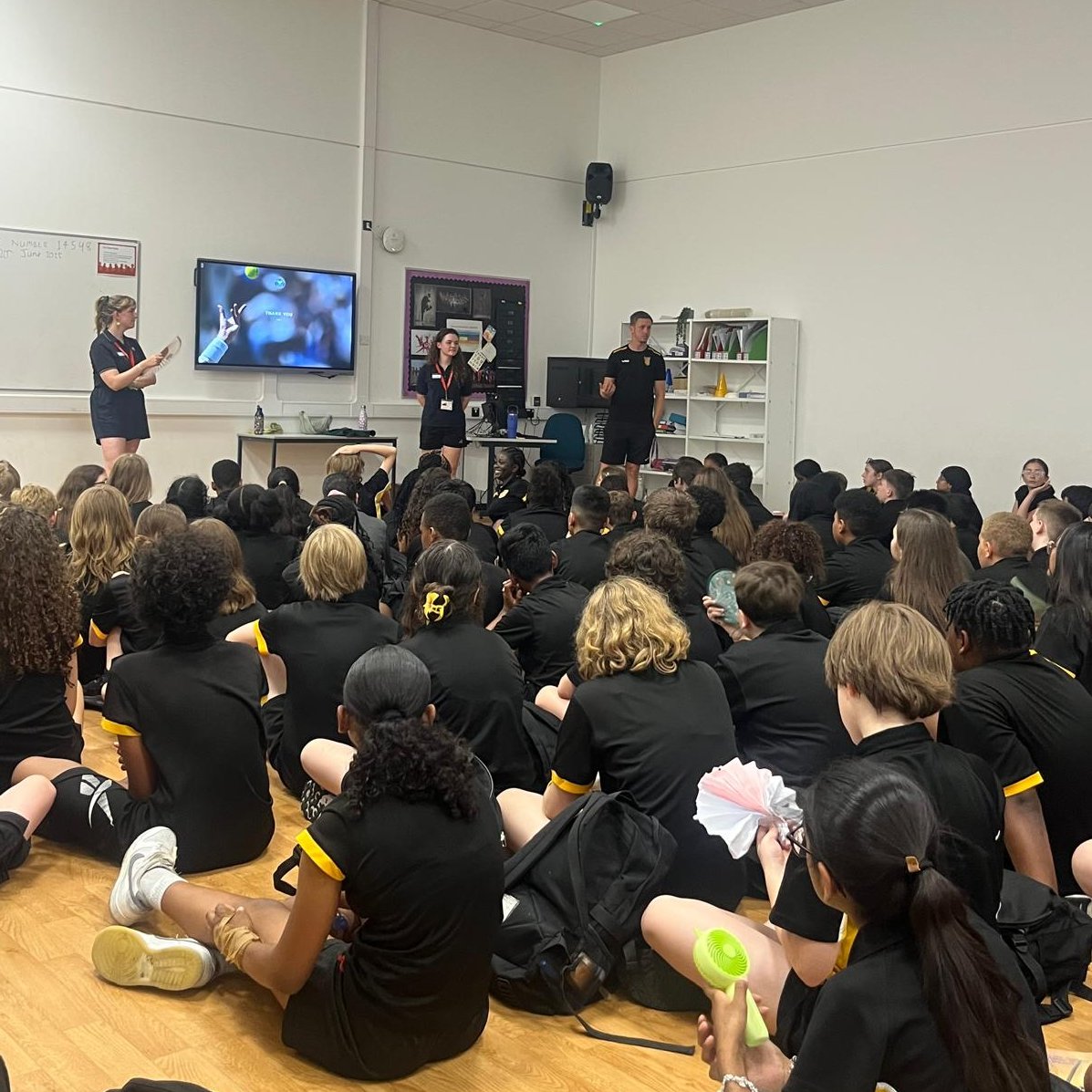 🎾 Huge thanks to <a href="/Wimbledon/">Wimbledon</a> for bringing SW19 magic to our <a href="/HAWimbledon/">Harris Wimbledon</a>  Year 7s! From 1877 history to 8 mm grass &amp; 54k balls, the buzz was real. Students left ready to tune in &amp; dream of becoming future Ball Boy and Girl.  #Wimbledon2025 #InspiringNextGen
