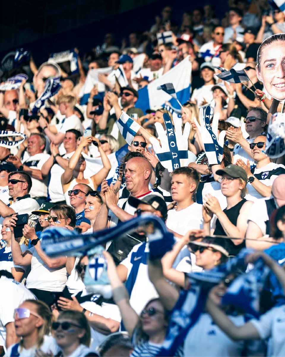 HelmaritFI's tweet photo. Yhdessä toisiamme nostaen! 💙🤍
Kiitos upeasta kannustuksesta 🫶
#Helmarit #MeOlemmeSuomi #WEURO2025 #ISLFIN https://t.co/hWiw8UqEIy