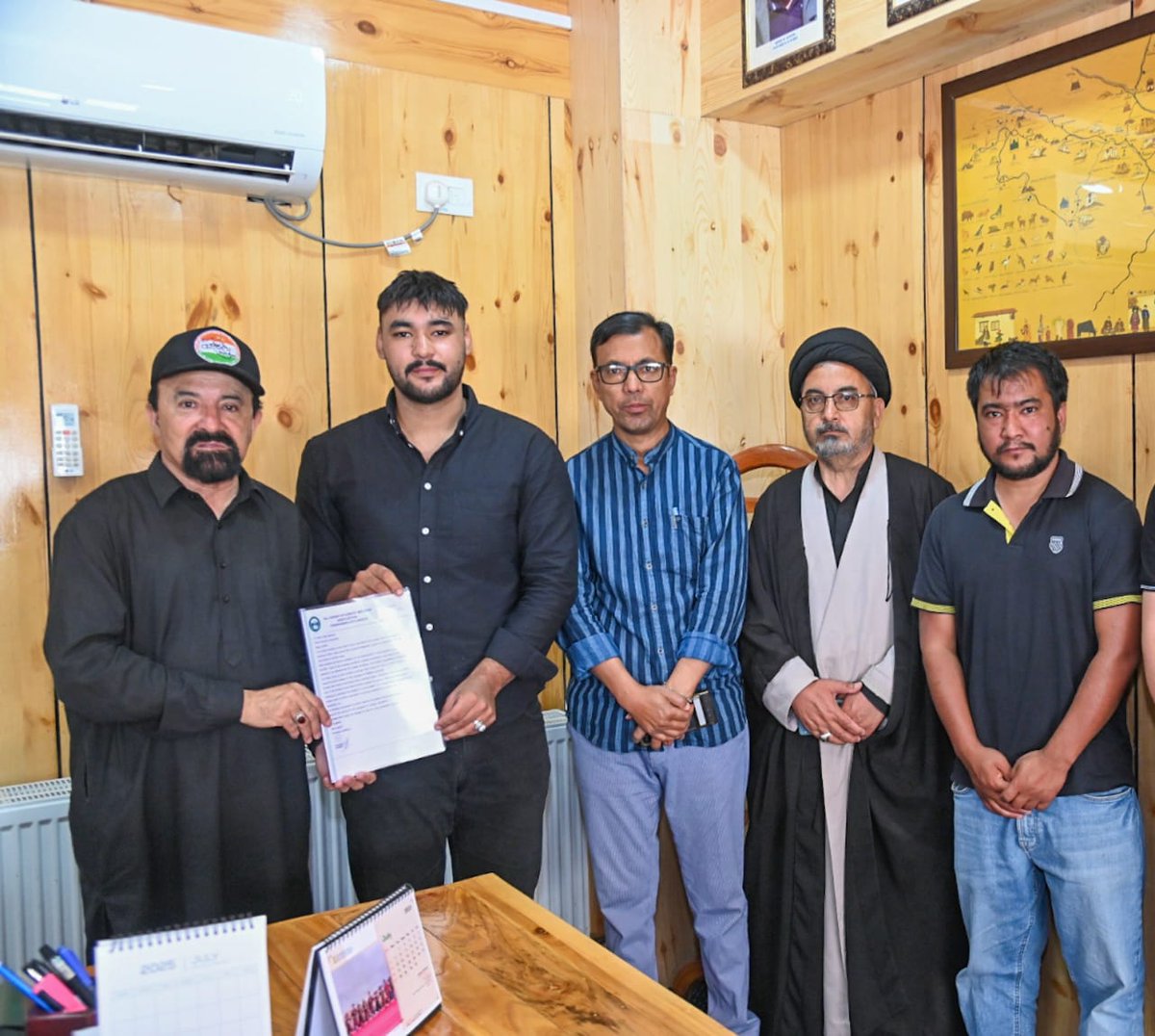 DIPR Kargil (@dipr_kargil) on Twitter photo CEC Kargil, Dr. Mohd Jaffer Akhoon, today held a meeting with a delegation of the All Ladakh Students’ Welfare Association, Chandigarh (ALSWAC), to discuss critical issues affecting students from the region.
<a href="/drajaffer/">Dr Mohd Jaffer Akhoon</a> <a href="/LAHDC_Kgl/">LAHDC Kargil</a> <a href="/airnewskargil/">Radio News Kargil</a> <a href="/ddnewsladakh/">DD NEWS LADAKH</a> CEC Kargil, Dr. Mohd Jaffer Akhoon, today held a meeting with a delegation of the All Ladakh Students’ Welfare Association, Chandigarh (ALSWAC), to discuss critical issues affecting students from the region.
<a href="/drajaffer/">Dr Mohd Jaffer Akhoon</a> <a href="/LAHDC_Kgl/">LAHDC Kargil</a> <a href="/airnewskargil/">Radio News Kargil</a> <a href="/ddnewsladakh/">DD NEWS LADAKH</a>