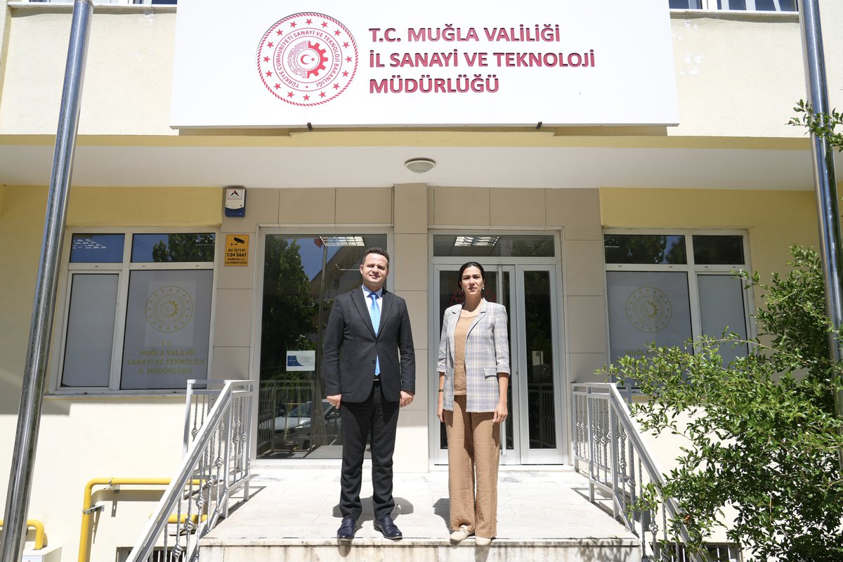 Millî Eğitim Müdürümüz Emre ÇAY, Muğla Sanayi ve Teknoloji İl Müdürlüğü görevine başlayan Munise İlkay KONUK’u ziyaret ederek hayırlı olsun dileklerini iletti.

Ziyarette; eğitim, bilim ve teknoloji alanlarında yapılabilecek iş birlikleri, mesleki ve teknik eğitimi güçlendirmeye