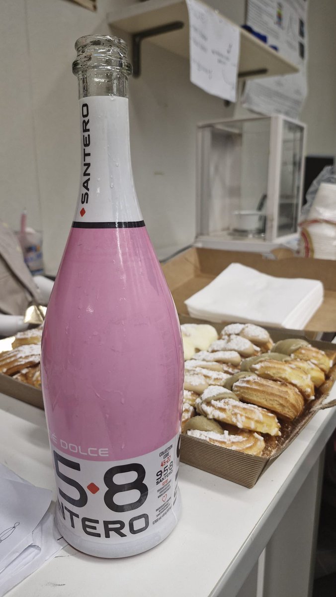 PMChemisphere (@pmchemisphere) on Twitter photo Celebrating the #birthday of our former bachelor student Lorenzo 🎉🥂🍾
Delicious treats! Alcohol was available as well (remember not to leave any leftovers otherwise <a href="/SimonePotenti/">Simone Potenti</a> has to “deal” with them 🥴😋)
Hope to have you back in the lab soon 🤞🏼
#celebration #labmates Celebrating the #birthday of our former bachelor student Lorenzo 🎉🥂🍾
Delicious treats! Alcohol was available as well (remember not to leave any leftovers otherwise <a href="/SimonePotenti/">Simone Potenti</a> has to “deal” with them 🥴😋)
Hope to have you back in the lab soon 🤞🏼
#celebration #labmates