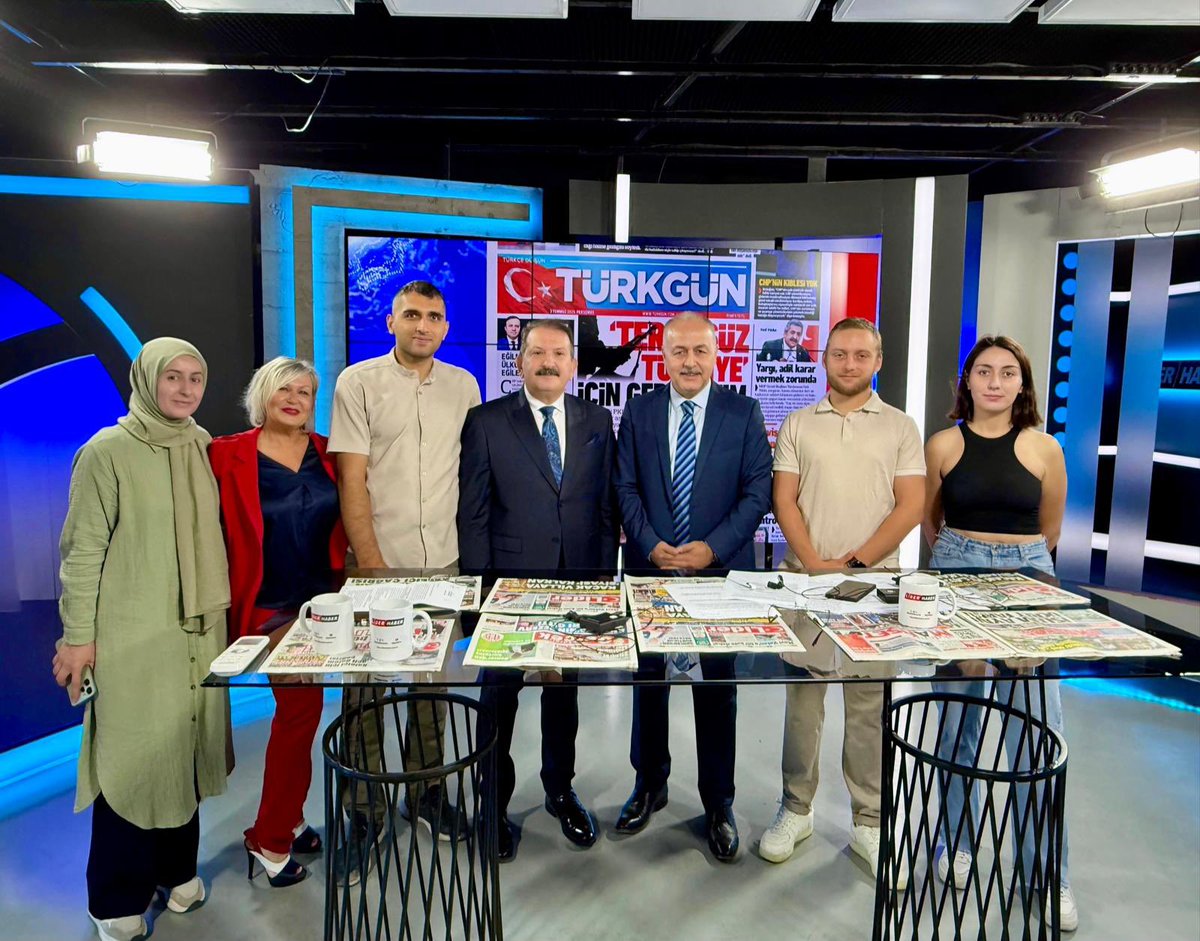 Antalya İl Sağlık Müdürlüğü (@antalyaism) on Twitter photo ⸻
🎙 Antalya’daki sağlık yatırımları Lider TV’de konuşuldu!
İl Sağlık Müdürümüz Prof. Dr. Behzat Özkan, “Gün Başlıyor” programında şehir hastanesi, ASM’ler, acil hizmetler ve dijital sağlık projelerini anlattı.<a href="/saglikbakanligi/">T.C. Sağlık Bakanlığı</a> <a href="/liderhabertv/">Lider Haber TV</a> <a href="/ahmtdemir07/">Ahmet Demir🇹🇷 🇹🇷 🇹🇷</a> ⸻
🎙 Antalya’daki sağlık yatırımları Lider TV’de konuşuldu!
İl Sağlık Müdürümüz Prof. Dr. Behzat Özkan, “Gün Başlıyor” programında şehir hastanesi, ASM’ler, acil hizmetler ve dijital sağlık projelerini anlattı.<a href="/saglikbakanligi/">T.C. Sağlık Bakanlığı</a> <a href="/liderhabertv/">Lider Haber TV</a> <a href="/ahmtdemir07/">Ahmet Demir🇹🇷 🇹🇷 🇹🇷</a>