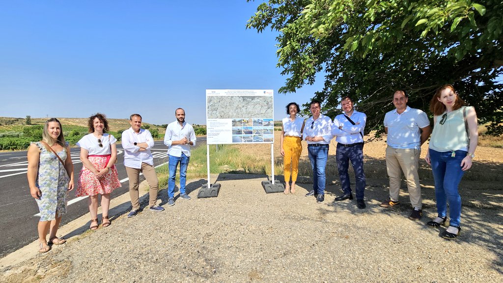 dipualba's tweet photo. 🛣 1,2 millones € para mejorar más de 10km de la #AB215 entre #Higueruela y #HoyaGonzalo
👉🏼Una actuación que refuerza la #conectividad y la #SeguridadVial en el #CorredorDeAlmansa
💬@santicenizate: “Invertir en carreteras es invertir en oportunidades”.
https://t.co/dQYuHDF4Z4 https://t.co/wyZ0I7FhFp