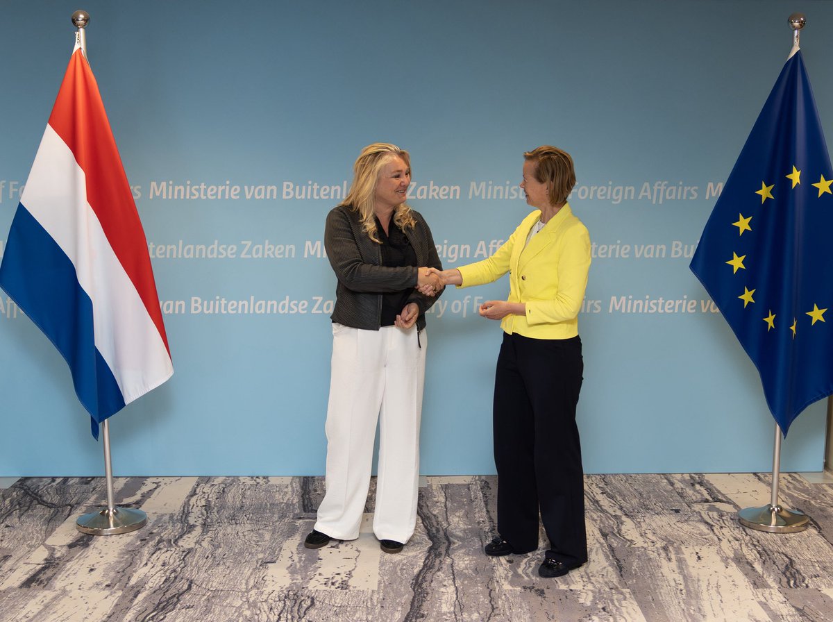 stasBuHa's tweet image. Kennisgemaakt met Melanie Maas Geesteranus, de nieuwe CEO van Invest International. Goed om haar plannen te horen. Zij zijn een belangrijke partner bij het uitvoeren van het @MinBZ beleid op hulp en handel en het versterken van het internationaal verdienvermogen van BV Nederland.
