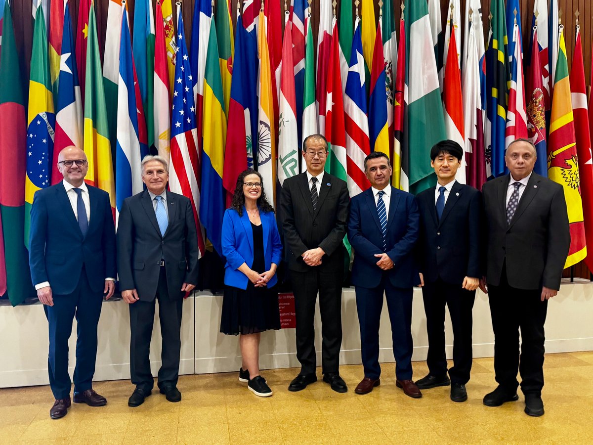 33rd IOC Assembly has concluded. Prof. Michida Yutaka has been re-elected and will serve as chairman of IOC for another two years. Japanese delegation was headed by Professor Saito Hiroaki to express the position on a wide range of marine science fields.