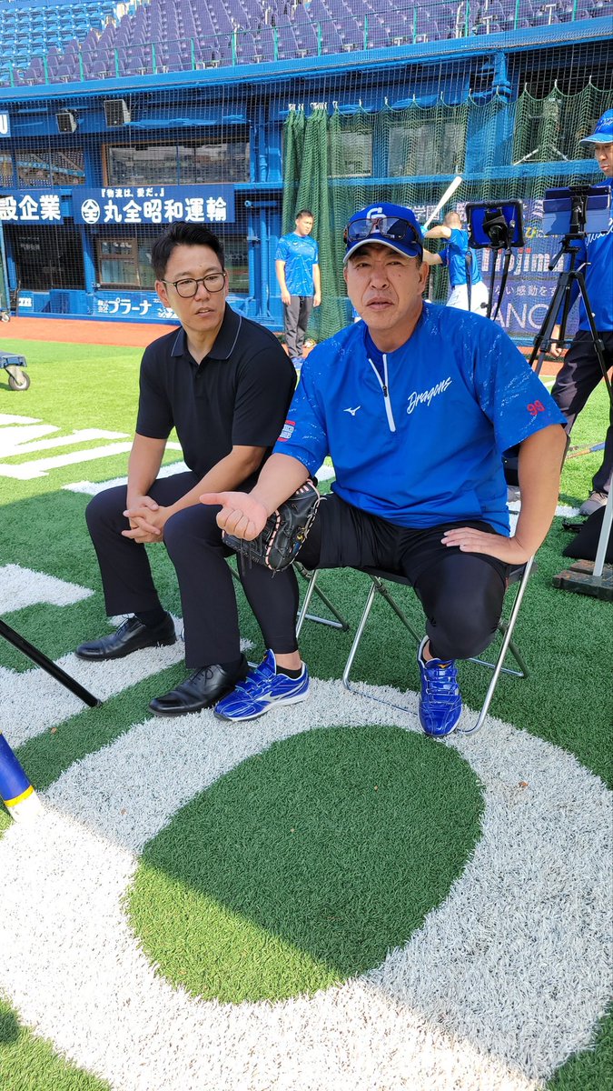 samuraijapan_pr's tweet image. 侍ジャパントップチームの #井端弘和 監督、#吉見一起 コーチがプロ野球公式戦視察のため横浜スタジアムを訪問。横浜DeNAの #三浦大輔 監督や中日の #井上一樹 監督らと挨拶を交わしました。
#侍ジャパン #baystars #dragons