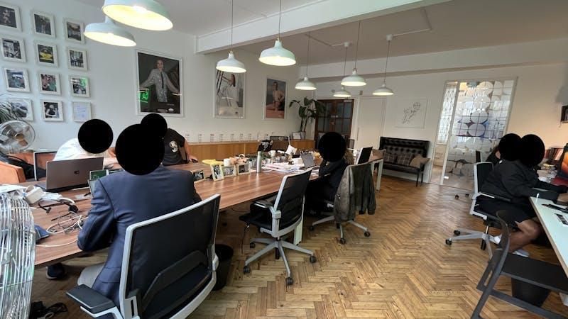 NovaLoca's tweet photo. To Let by @BGLimited a first floor office in Brewer Street, London. 615 Sq Ft with a kitchen area, entry phone system, and communal WC’s. https://t.co/3xVnCtbYXH https://t.co/uRtjJ17fKL