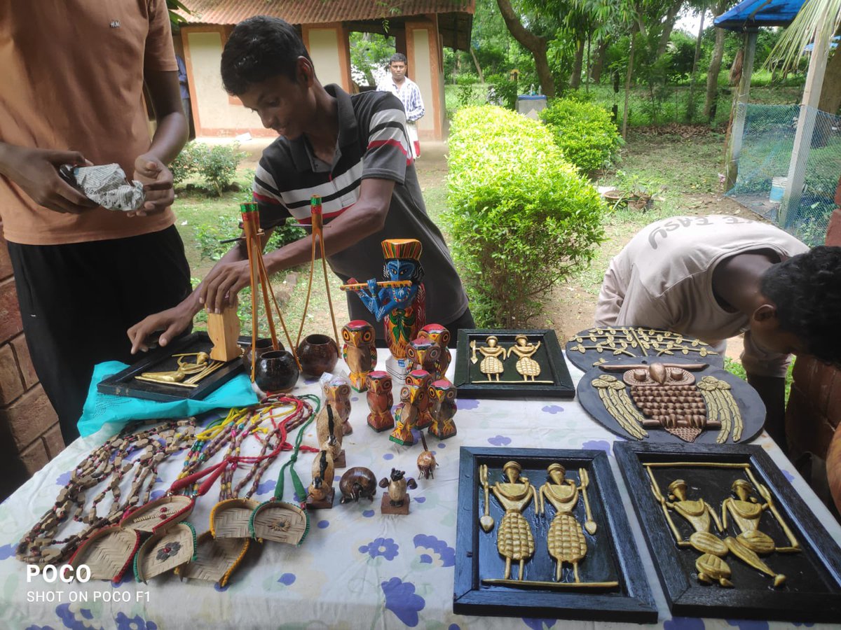 #TRIFED RO West Bengal conducted a TAeM in Birbhum district yesterday, showcasing tribal talent and craftsmanship.
Take a peek at the vibrant artisan participation!👇
#TAeM #TribesIndia #Birbhum #TribalEmpowerment #HandcraftedIndia #vocal4local