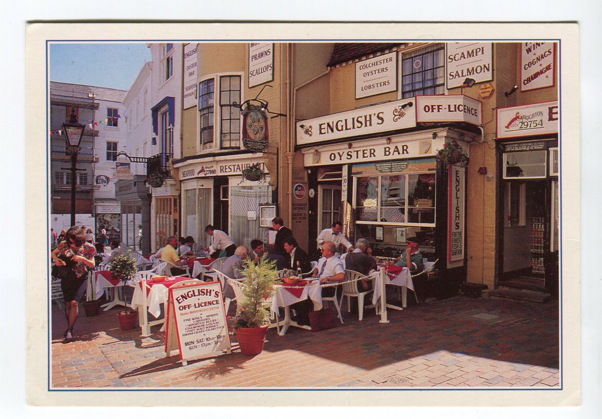 EnglishsoB's tweet image. Then vs. now on the terrace 🌞
We’ve upgraded the tables and chairs and added a few umbrellas since then, but not much else has changed. Same great seafood, same sunny spot, still (in our opinion) the best alfresco dining in Brighton. 🦞🍷
#EnglishsOfBrighton #ThrowbackThursday