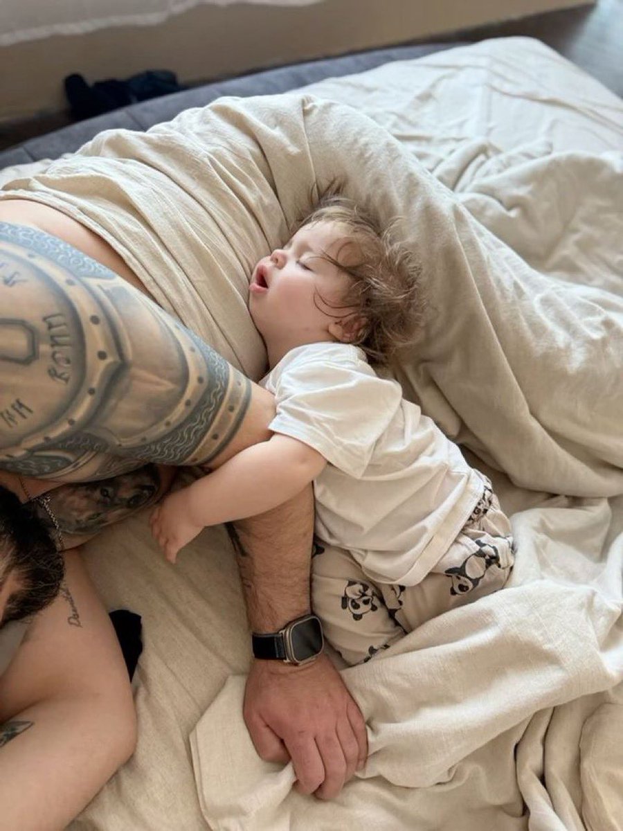 تو گرما تابستون زیر کولر فقط خواب اینجوری میچبسه:)))