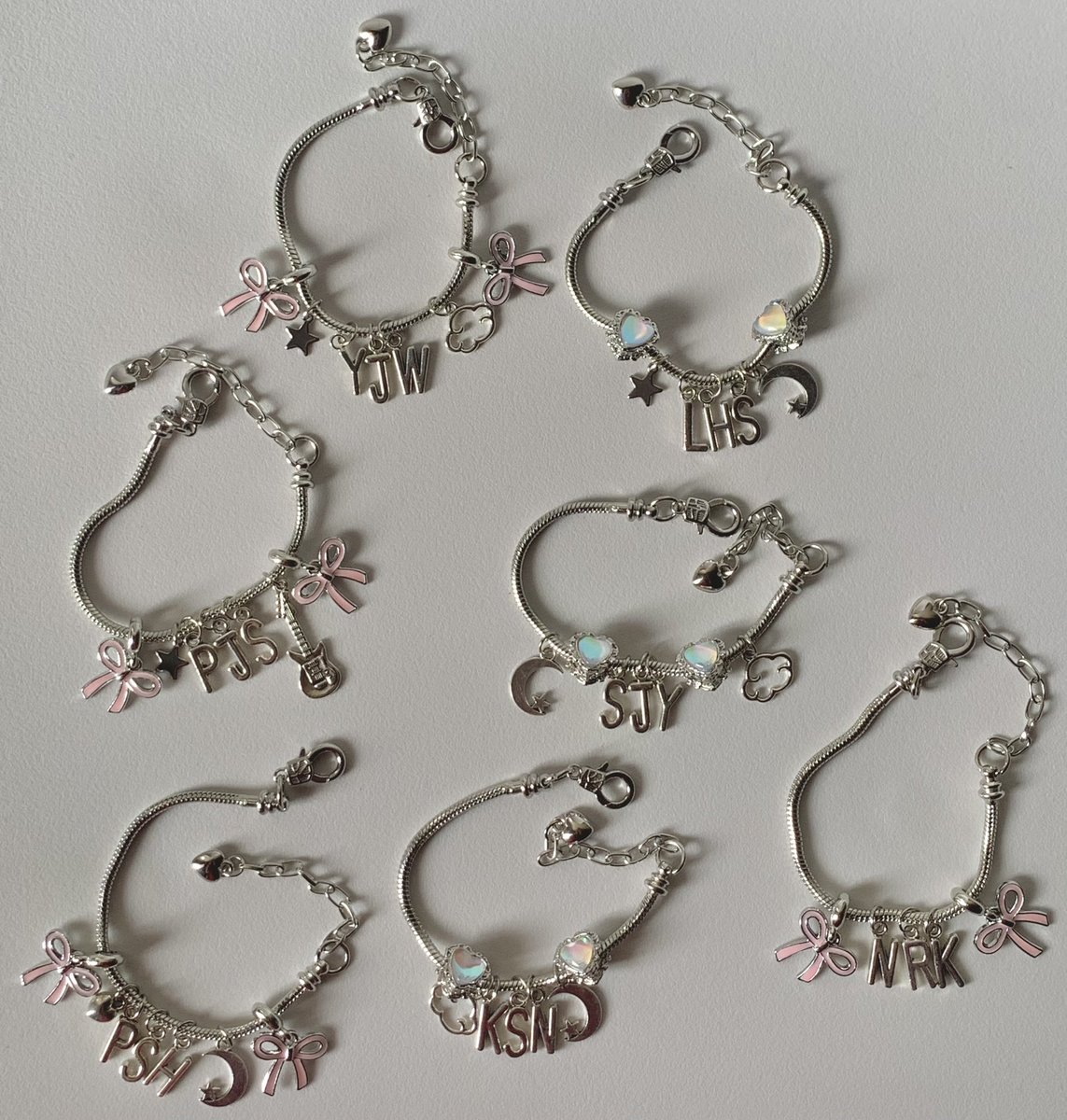 pyeounz's tweet photo. 🎀Pre-Order Custom Name Bracelet🎀
✨custom bracelet for ur ult bias!✨

🗓️ PO 1 Juli - 9 Juli 2025

🏷️ : Start from 23k
💰 : DP 15k

🔗 gform: https://t.co/nzuAyKMiUG 

ℹ️Details check the gform links &amp; threads below
💬 Feel free to dm or reply https://t.co/2Tthht6yM4