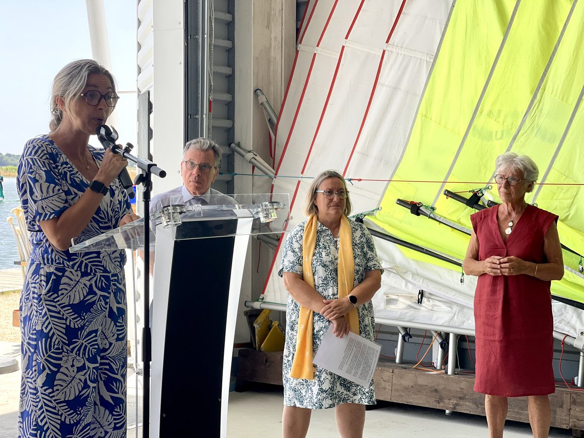 Dem_Prog_PDL's tweet image. 🏄 À St-Hilaire de Riez, @F_Fontenaille a participé à l’inauguration de la Base Nautique des Vallées : un équipement exemplaire pour l’#accessibilité, la protection de la #biodiversité, la transition énergétique ! Une vitrine du #nautisme durable dans un cadre magnifique ! 👏