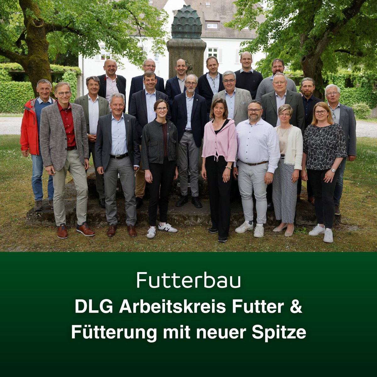 Wechsel im DLG-Arbeitskreis Futter &amp; Fütterung: Dr. Jochen Krieg (LWK NRW) und Prof. Dr. Stephan Schneider (HfWU Nürtingen) übernehmen den Vorsitz. Prof. Hubert Spiekers wurde nach 20 Jahren feierlich verabschiedet. 👏🌾

Mehr unter: dlg.org/detail/dlg-arb…