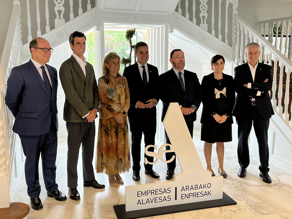 Empresas Alavesas (@empresea) on Twitter photo El presidente de <a href="/EmpreSEA/">Empresas Alavesas</a>, Juan Antonio Sánchez Corchero, clausura junto al consejero Mikel Jauregi, de <a href="/Gob_eus/">Eusko Jaurlaritza - Gobierno Vasco</a>, y la presidenta de <a href="/Faconauto_com/">FACONAUTO</a>, Marta Blázquez, la VI Jornada de Automoción. Mila esker parte hartu duzuen guztioi. El presidente de <a href="/EmpreSEA/">Empresas Alavesas</a>, Juan Antonio Sánchez Corchero, clausura junto al consejero Mikel Jauregi, de <a href="/Gob_eus/">Eusko Jaurlaritza - Gobierno Vasco</a>, y la presidenta de <a href="/Faconauto_com/">FACONAUTO</a>, Marta Blázquez, la VI Jornada de Automoción. Mila esker parte hartu duzuen guztioi.
