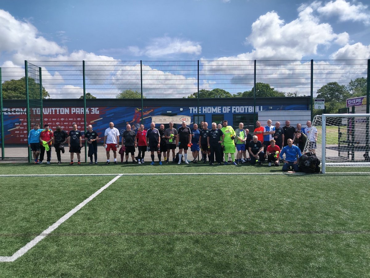 PennineFootball's tweet photo. Sponsored by @TrialMed, we give you our fabulous F2F walking football session!
33 men & lady down for #FootballTherapy!
#DoingThingsDifferent https://t.co/t2vMBTKQl5