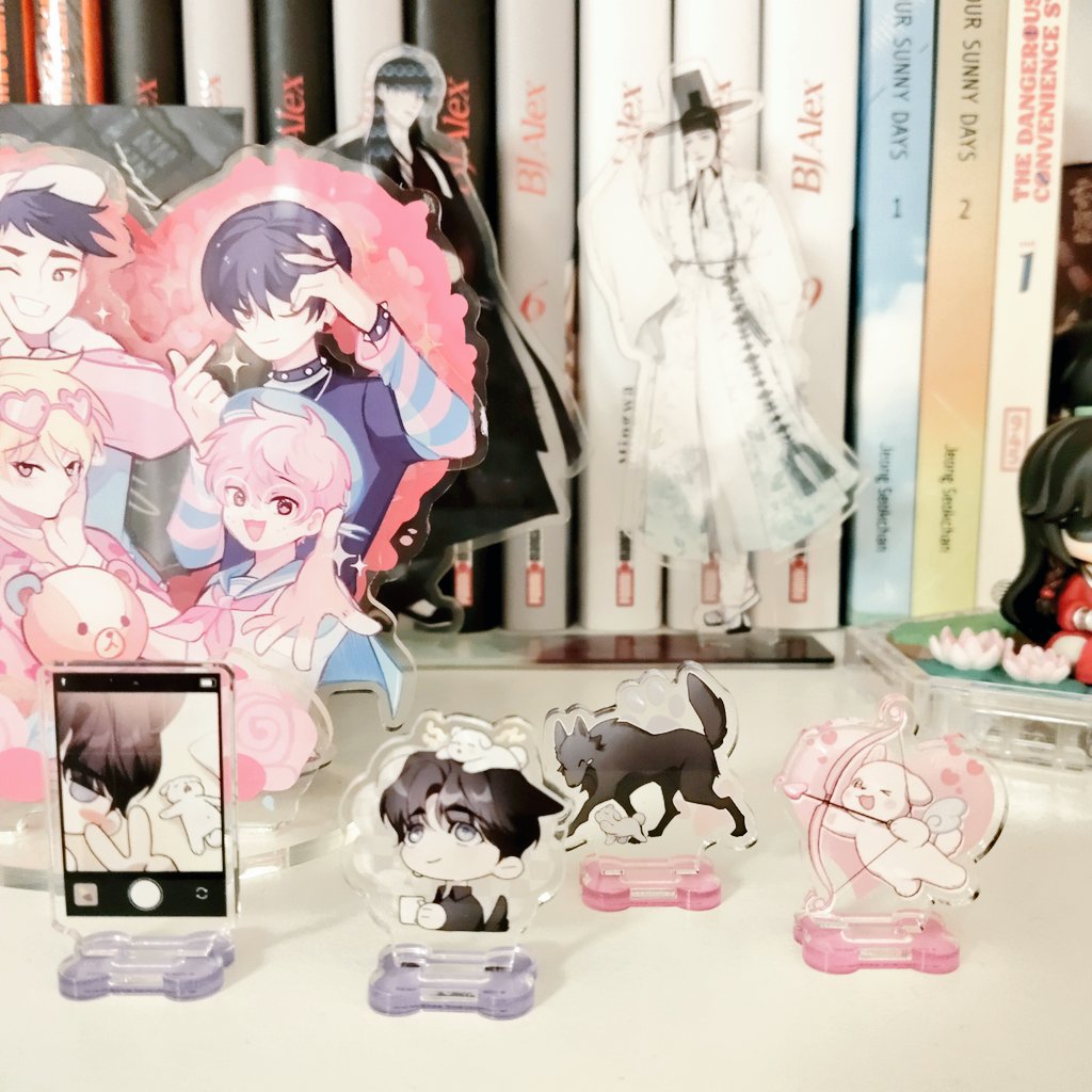 miuniversobl's tweet image. Adorables nivel dios! Y minis minis 😂
😍🩷
#강건마 #PawsClaws #garritasalataque