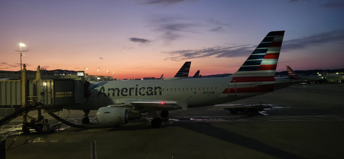 love_corey's tweet image. GM the beautiful sunrise from @Reagan_Airport @TuckerFox5 @Conthescene @MikeTFox5 @MatthewCappucci @TaylorGrenda @gwenfox5dc @caitlinrothfox5 @JenDelgadoFOX @accuweather @weatherchannel @capitalweather