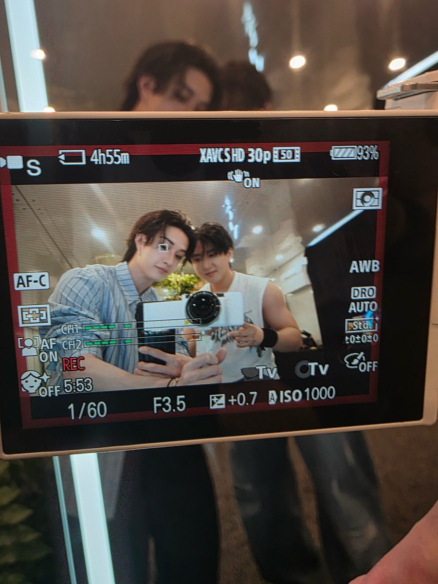 wolfdwaekka's tweet photo. Atualização do Changbin no insta com o Chan! 🐺🐷💜 https://t.co/s2kWww2kPw