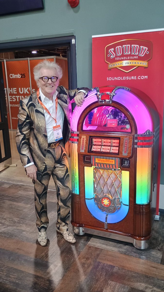 SteveEdgeDesign's tweet image. Steve is really looking forward to meeting everybody and speaking in Leeds at #Climb25 today!   

Come and say hello at 3pm at The Ascend Stage!

#leeds #startups #Innovation