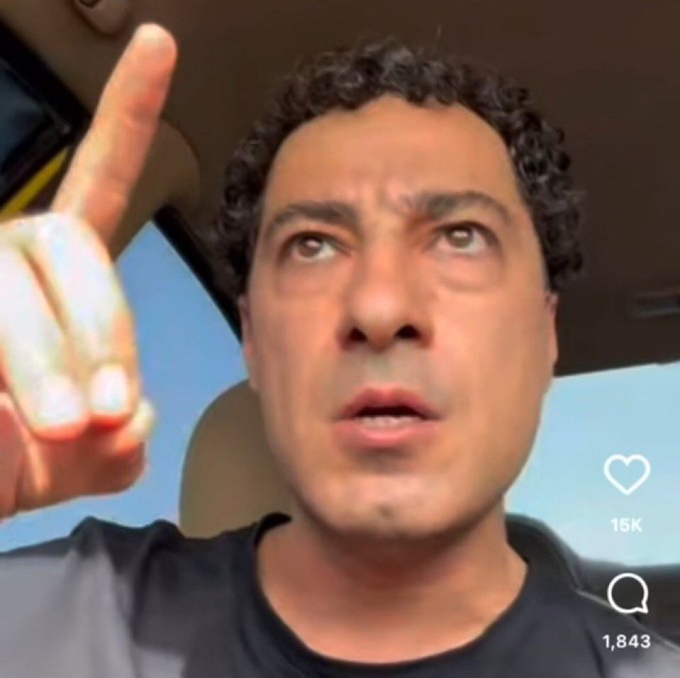 نمیشه پدرزن نوید محمدزاده رو نگه دارید خودش رو اخراج کنید؟