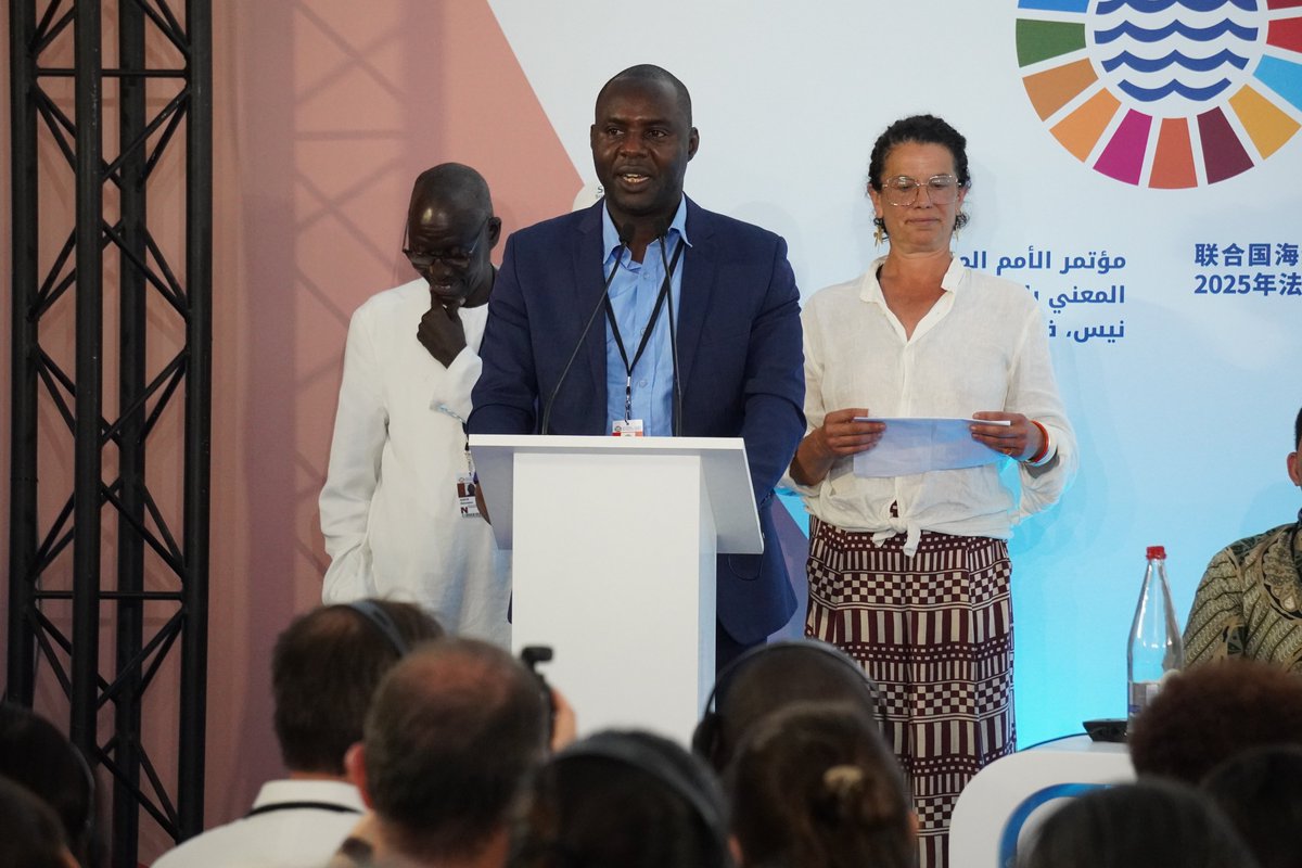 À l’#UNOC3, la pêche artisanale a parlé. Et elle a été entendue.
📍 Le 12 juin à #Nice, aux côtés de la <a href="/AfriqueCaopa/">CAOPA Afrique</a>, le #DPM du Sénégal, a rappelé :
« 80% des débarquements viennent de la pêche artisanale. Elle mérite protection, reconnaissance, moyens. » <a href="/mpimp2024/">MPIMP</a>