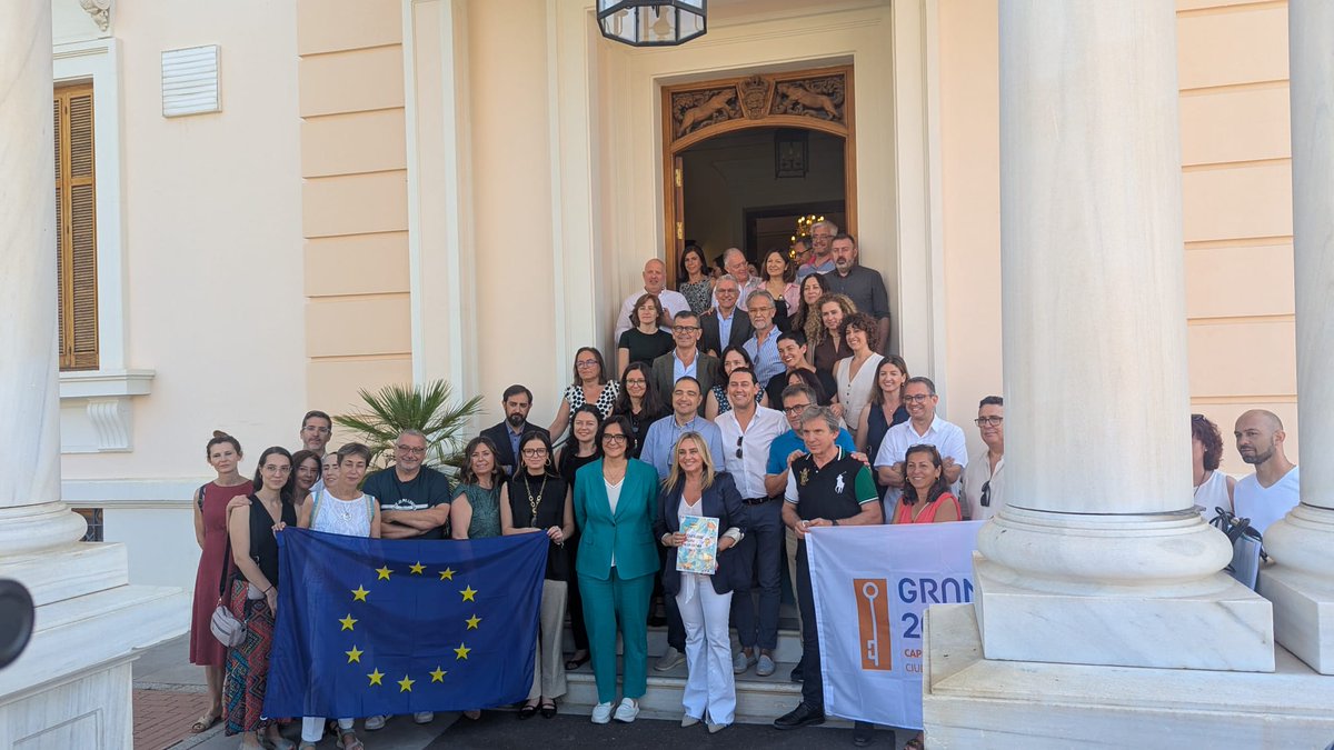 Junta Granada (@juntagranada) on Twitter photo La delegada de <a href="/EducaAnd/">Consejería Desarrollo Educativo y FP</a>, <a href="/MariaJoseBaza/">Maria Jose Martin</a>, participa, junto con directores de varios centros de la provincia y la alcaldesa del <a href="/aytogr/">Ayuntamiento de Granada</a>, <a href="/marifrangr/">Marifran Carazo</a>, en la reunión para presentar la guía didáctica por la Capitalidad Cultural, elaborada por <a href="/InnovaUGR/">Vic. Innovación Social, Empleo y Emprendimiento</a> a través de <a href="/MedialabUGR/">Medialab UGR</a> La delegada de <a href="/EducaAnd/">Consejería Desarrollo Educativo y FP</a>, <a href="/MariaJoseBaza/">Maria Jose Martin</a>, participa, junto con directores de varios centros de la provincia y la alcaldesa del <a href="/aytogr/">Ayuntamiento de Granada</a>, <a href="/marifrangr/">Marifran Carazo</a>, en la reunión para presentar la guía didáctica por la Capitalidad Cultural, elaborada por <a href="/InnovaUGR/">Vic. Innovación Social, Empleo y Emprendimiento</a> a través de <a href="/MedialabUGR/">Medialab UGR</a>