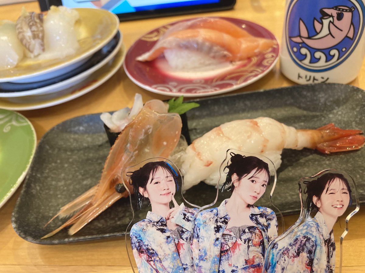 airi___m3's tweet photo. 去年の札幌のせてなかったから今更~📝
愛理のライブ終わりにラーメン食べて「え、足りなくね?」ってなって、またラーメン屋行って蟹いくら丼まで食べたのも思い出🍜🫶
#NLNLEX #未完ガラカプ https://t.co/H5sFvh6jTS