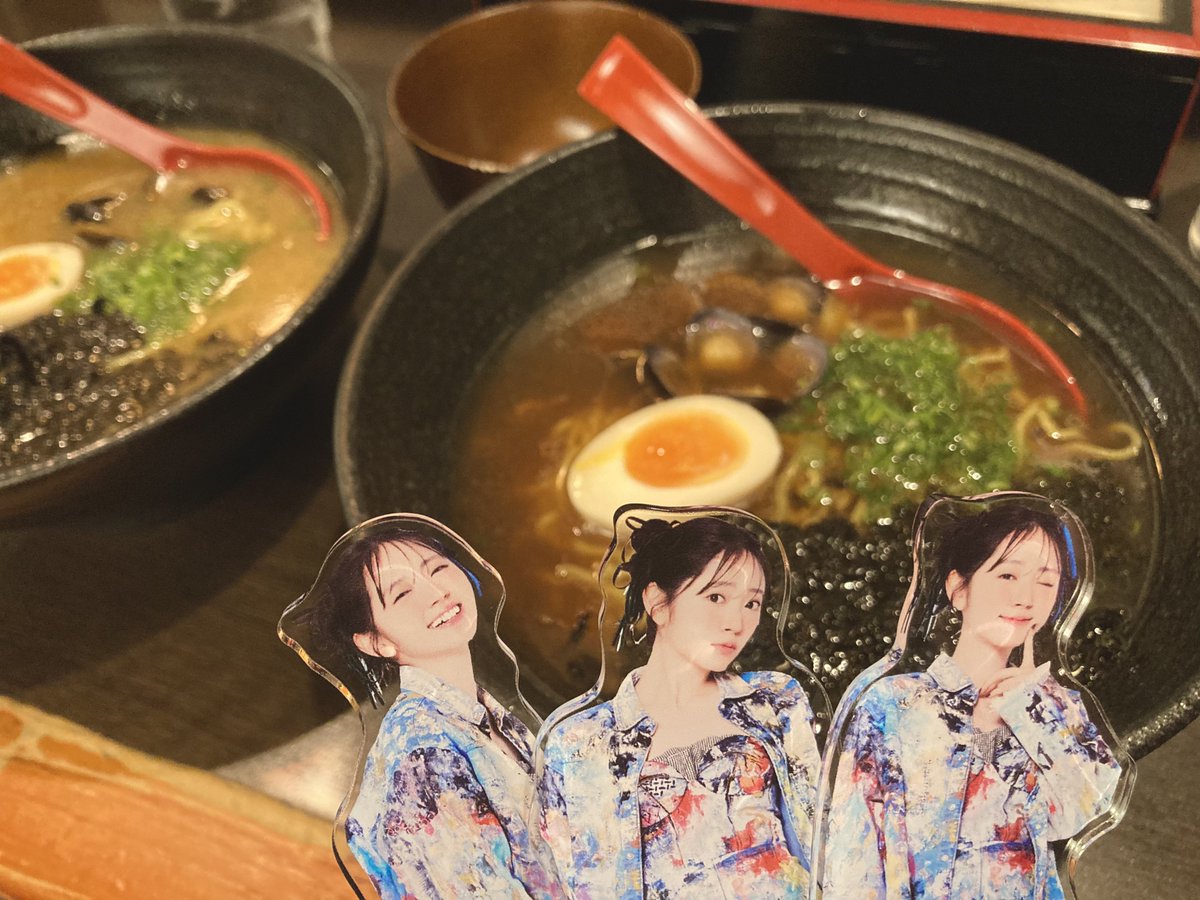 airi___m3's tweet photo. 去年の札幌のせてなかったから今更~📝
愛理のライブ終わりにラーメン食べて「え、足りなくね?」ってなって、またラーメン屋行って蟹いくら丼まで食べたのも思い出🍜🫶
#NLNLEX #未完ガラカプ https://t.co/H5sFvh6jTS