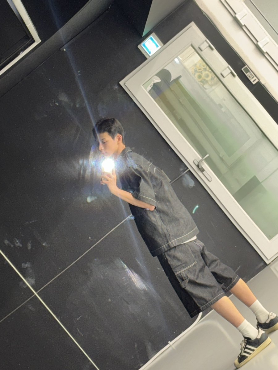 TIOT_NOW's tweet photo. [#건희]
백만년만에 돌아온 반반 👕🩳

#홍건희 #HONGKEONHEE
#TIOT #티아이오티 https://t.co/X9eGDHddoM