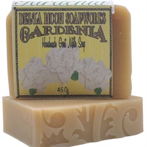 deltamoonsoap's tweet photo. #artisanSoap #handmade #gift #oliveOilSoap #shopLocal #coldProcessSoap #SmallBusiness #skincare #palmFree #shavingSoap #giftforHer #etsySeller #deltamoonsoap https://t.co/sXQQMViQYG