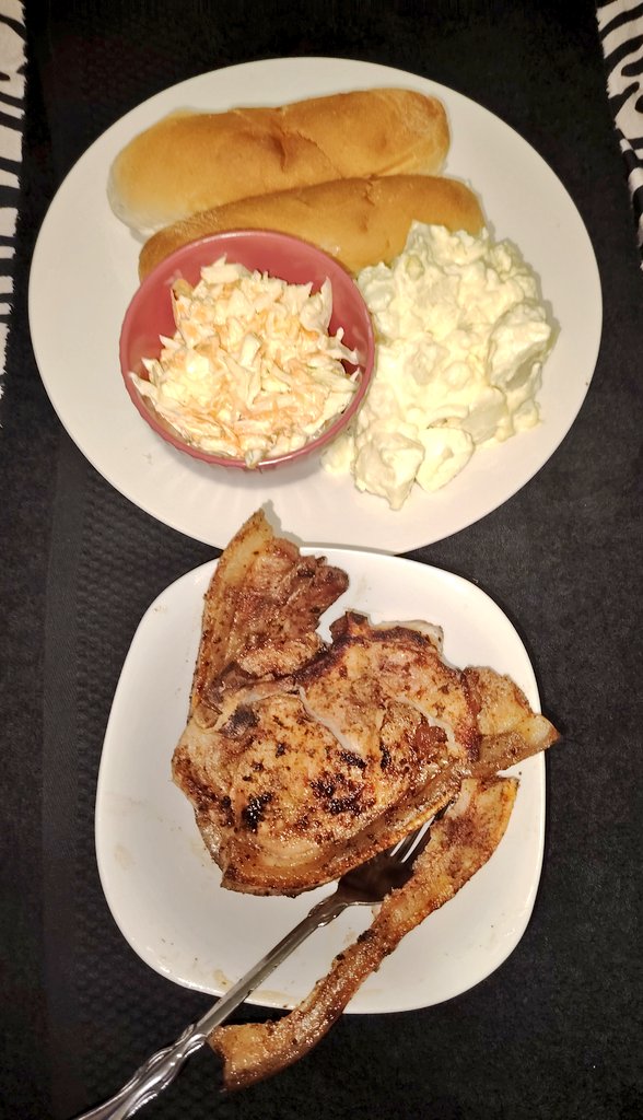 MayWeatherBabe's tweet photo. Lunch ya gona ae tsene ke gopotše Monna 🥹 #LunchTimeChronicles #LeratoLaDjijo
#1150 https://t.co/sbctEbtQZy
