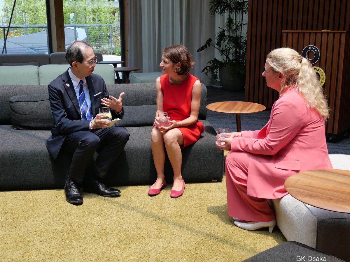 GermanyinWestjp's tweet image. 本日、大阪・関西万博ドイツ館にて内堀福島県知事にお会いしました。福島は経済面で連携・交流のあるノルトライン・ヴェストファーレン州やハンブルクのパートナーとして🇩🇪と結び付きがあります。また持続可能な未来ために 🇪🇺が掲げるサーキュラーエコノミー(循環経済)を推進しています。