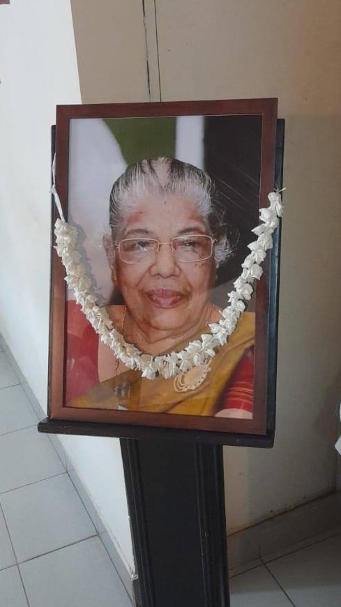 බෞද්ධ මහා සම්මේලනයේ උපදේශක මණ්ඩලයේ ගෞරවණීය සමාජික සම්මානිත මහාචාර්ය මාලනී ඇඳගම මහත්මියගේ දේහය 7 වන පටුමඟ, පාගොඩ පාර, නුගේගොඩ පිහිටි එතුමියගේ නිවසේ තැන්පත් කර ඇති අතර,අවසන් කටයුතු 03 වන බ්‍රහස්පතින්දා ප.ව. 2.30ට නිවසින් පිටත්වී බැද්දගාන සුසාන භූමයේ දී සිදු කරන බව දන්වා සිටිමු,